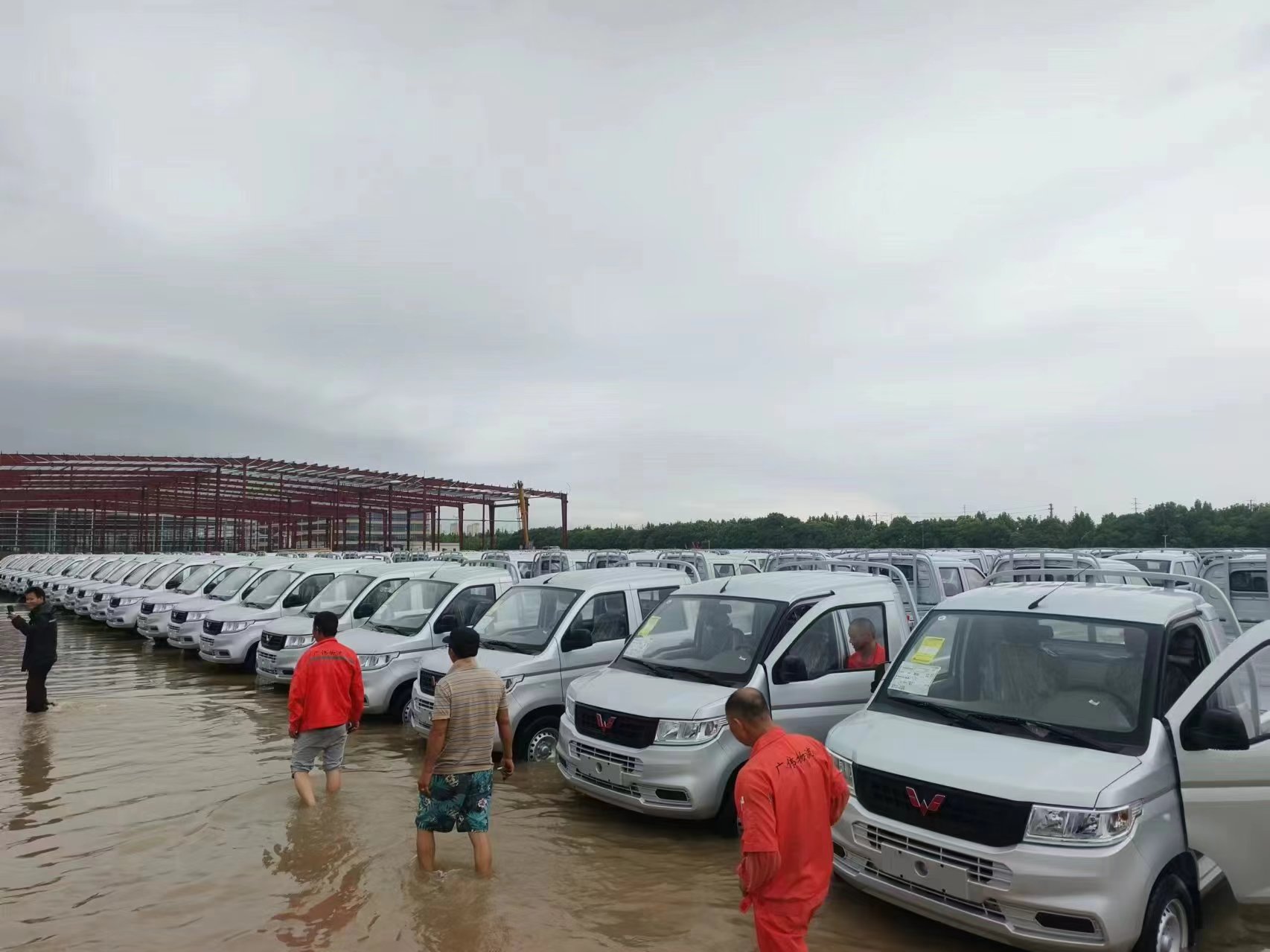 眾志成城，防汛救災(zāi)，各位的堅守正是公司發(fā)展的核心動力。